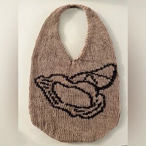 Knit Tote Bag with Oyster Design